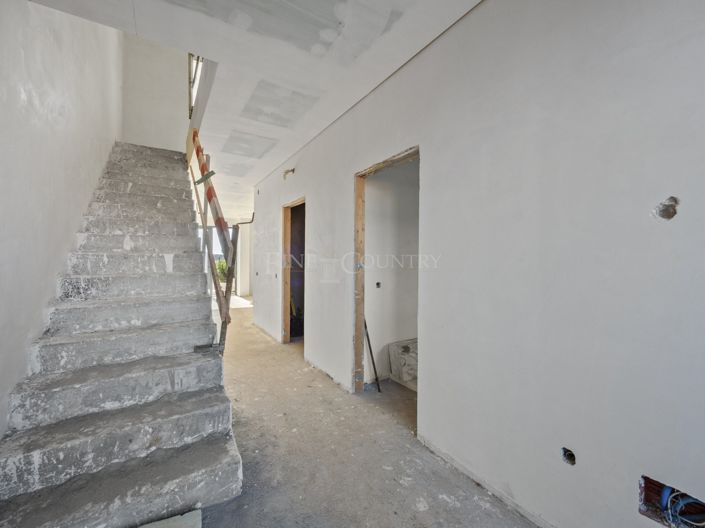 Image No.4-4 Bed Townhouse for sale