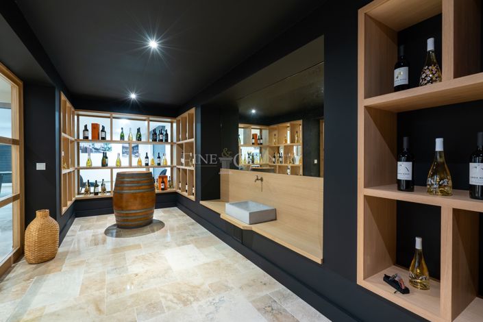 Image No.25-4 Bed Villa for sale