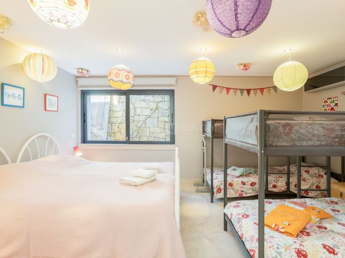 Image No.40-7 Bed Villa for sale