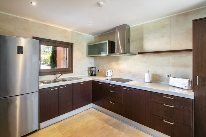 Image No.7-2 Bed Property for sale