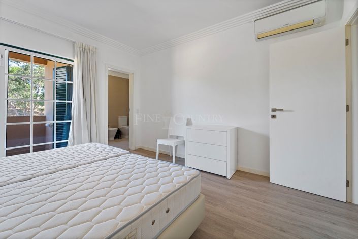 Image No.12-2 Bed Townhouse for sale