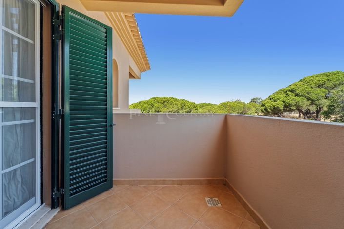 Image No.17-2 Bed Townhouse for sale