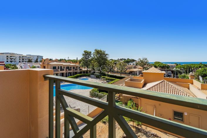 Image No.8-2 Bed Townhouse for sale