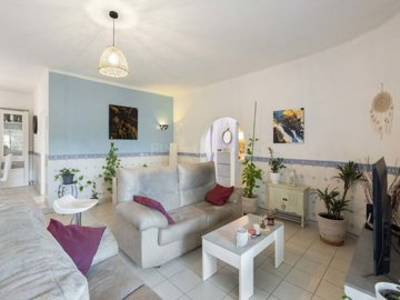 2104-368784-b952a8cbdbc2fd66601ce91bb265b9cce