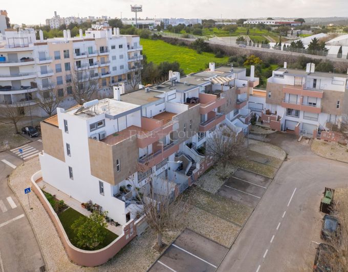 Image No.16-3 Bed Townhouse for sale