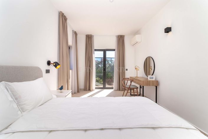 Image No.14-3 Bed Property for sale