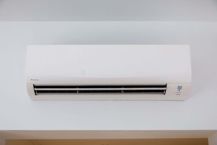 Image No.23-5 Bed Property for sale