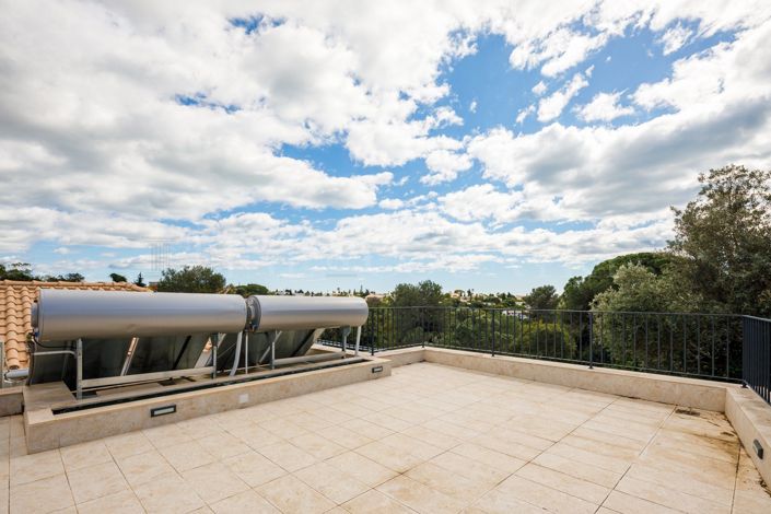 Image No.32-5 Bed Property for sale