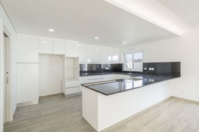 2104-350847-b952a8cbdbc2fd66601ce91bb265b9cce