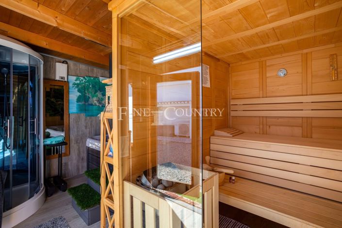 Image No.31-4 Bed Property for sale