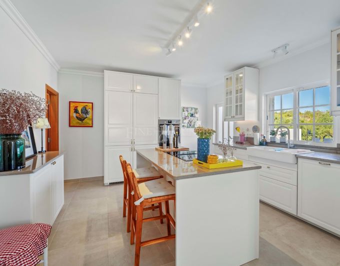 Image No.7-5 Bed Townhouse for sale