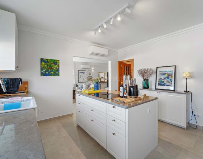 Image No.8-5 Bed Townhouse for sale