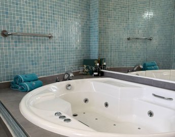 2104-360391-b952a8cbdbc2fd66601ce91bb265b9cce