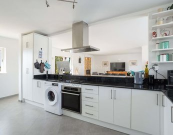 2104-360391-b952a8cbdbc2fd66601ce91bb265b9cce