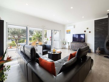 2104-366606-b952a8cbdbc2fd66601ce91bb265b9cce