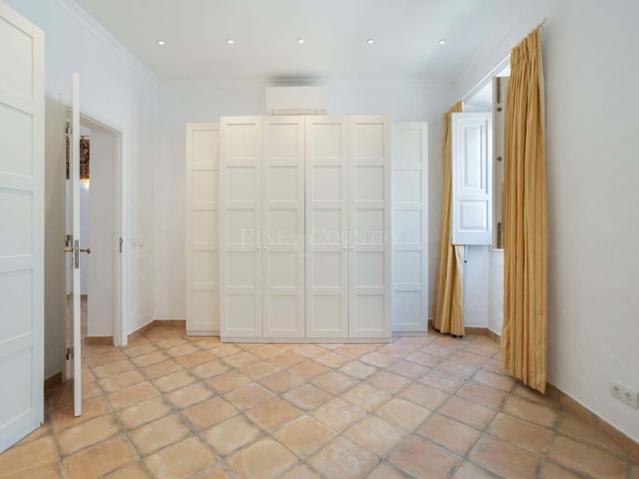 Image No.23-1 Bed Townhouse for sale