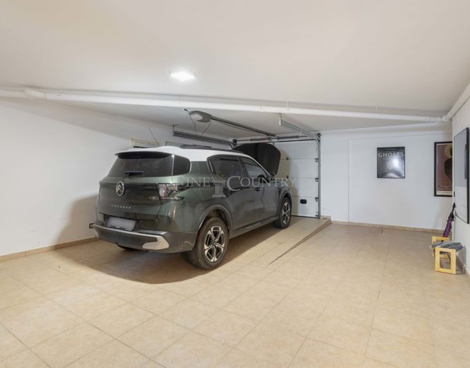 Image No.35-3 Bed Townhouse for sale