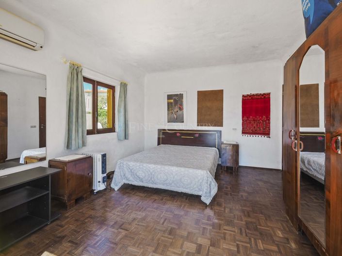 Image No.38-4 Bed Property for sale