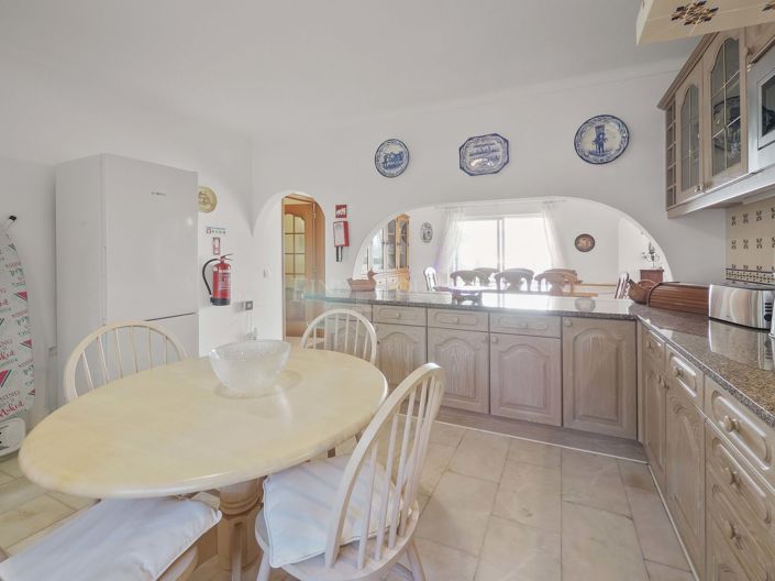 Image No.13-4 Bed Property for sale