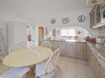 2104-341157-b952a8cbdbc2fd66601ce91bb265b9cce