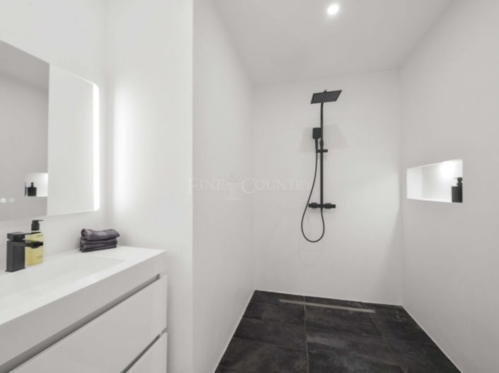 Image No.11-1 Bed Apartment for sale