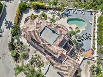 2104-341605-b952a8cbdbc2fd66601ce91bb265b9cce