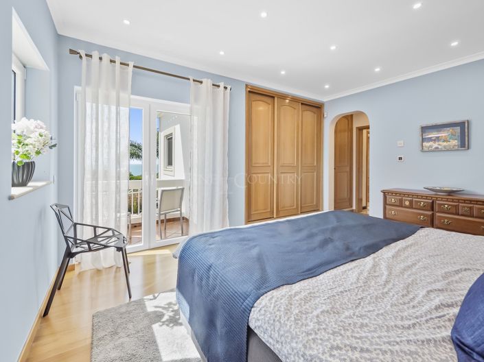 Image No.52-7 Bed Property for sale