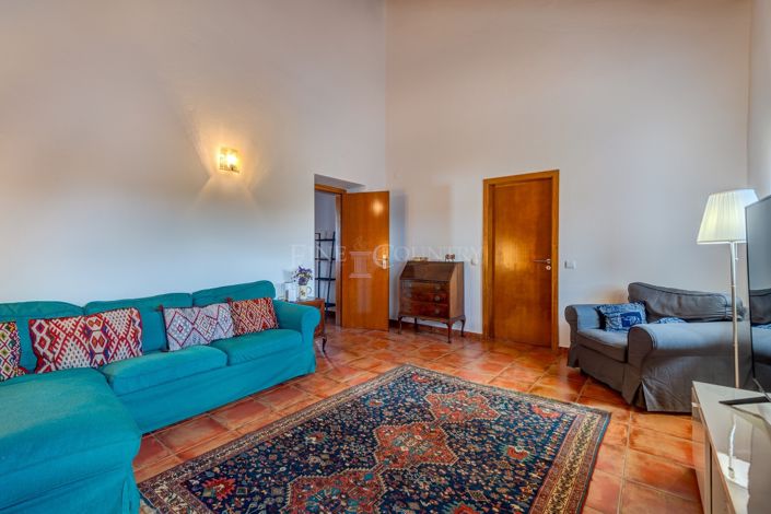 Image No.19-4 Bed Property for sale