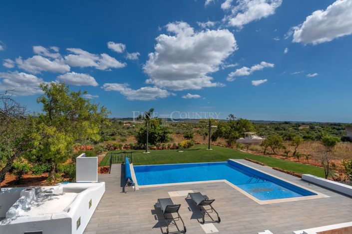 Image No.45-4 Bed Property for sale