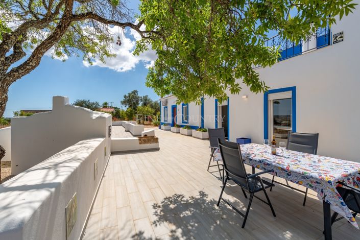 Image No.55-4 Bed Property for sale