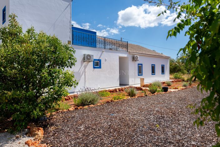 Image No.57-4 Bed Property for sale