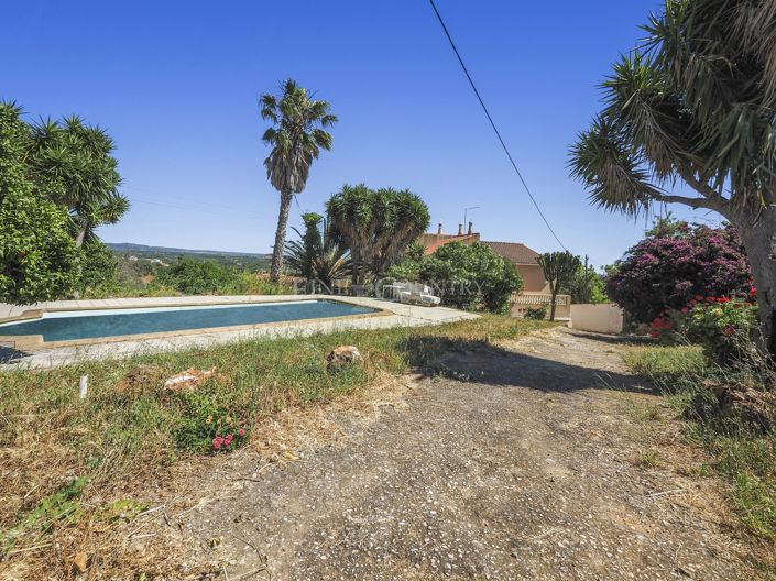 Image No.41-5 Bed Property for sale