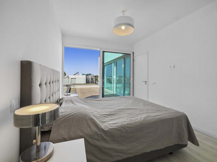 Image No.20-3 Bed Property for sale