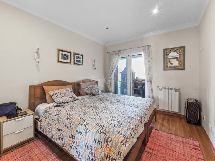 Image No.16-4 Bed Property for sale