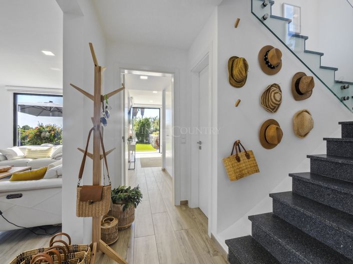 Image No.16-4 Bed Property for sale