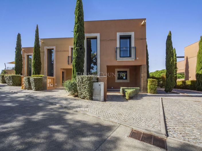 Image No.13-2 Bed Townhouse for sale