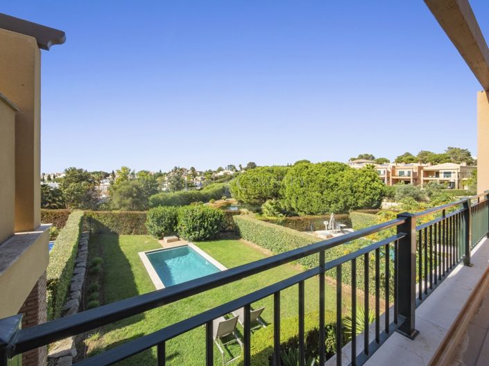 Image No.20-2 Bed Townhouse for sale