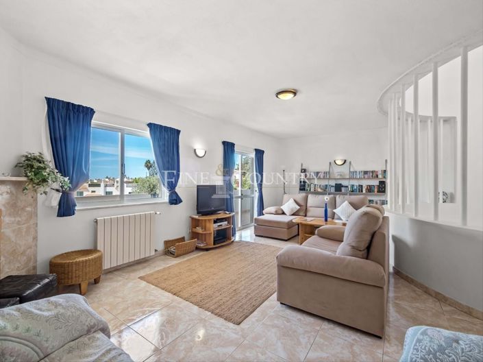 Image No.2-4 Bed Villa for sale