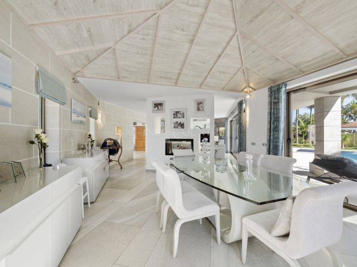 Image No.10-3 Bed Property for sale