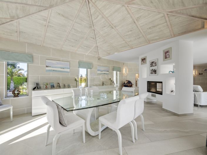 Image No.11-3 Bed Property for sale