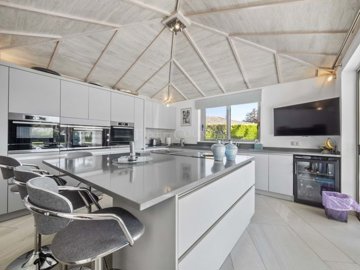 2104-360383-b952a8cbdbc2fd66601ce91bb265b9cce