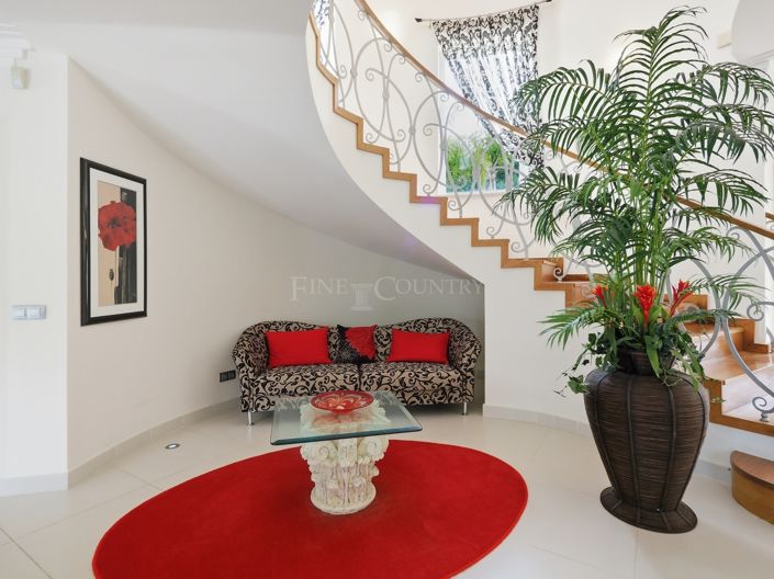 Image No.11-4 Bed Property for sale