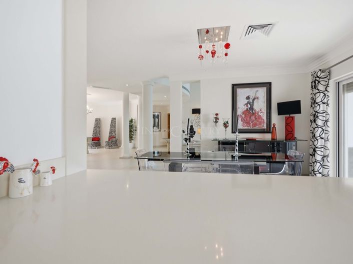 Image No.20-4 Bed Property for sale