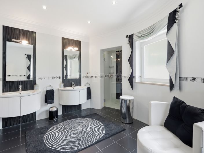 Image No.33-4 Bed Property for sale