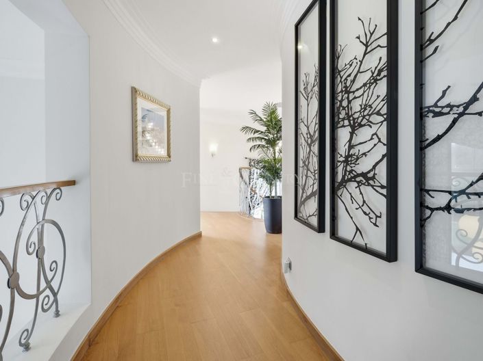 Image No.38-4 Bed Property for sale