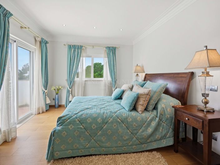 Image No.41-4 Bed Property for sale