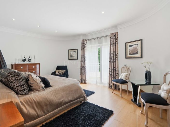 Image No.48-4 Bed Property for sale