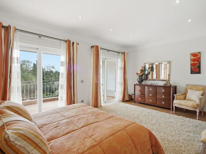 Image No.57-4 Bed Property for sale