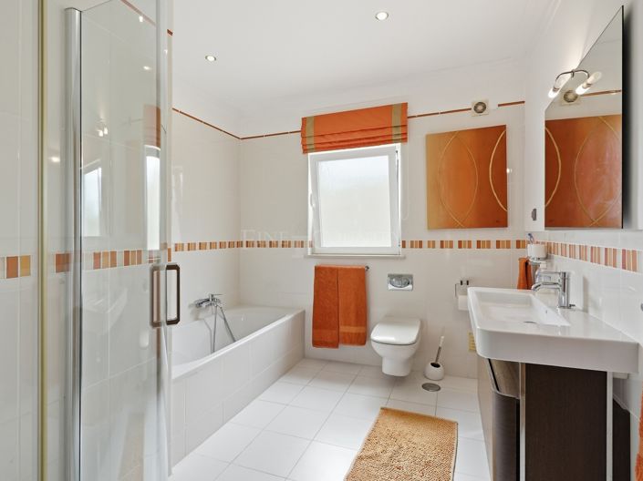 Image No.59-4 Bed Property for sale