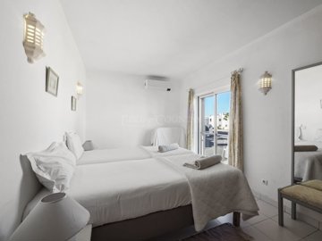 2104-363968-b952a8cbdbc2fd66601ce91bb265b9cce